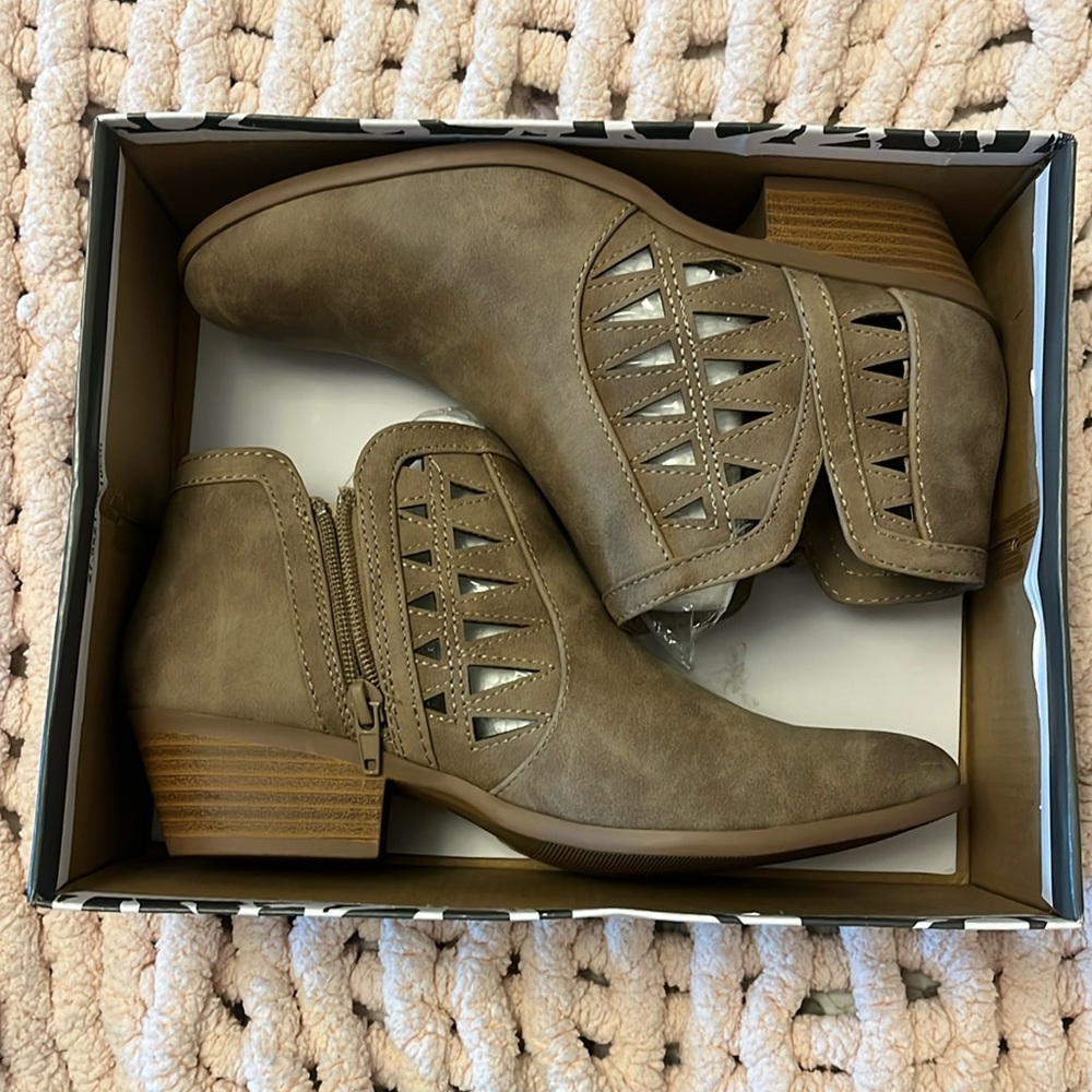 Soda light Taupe Suede Boots